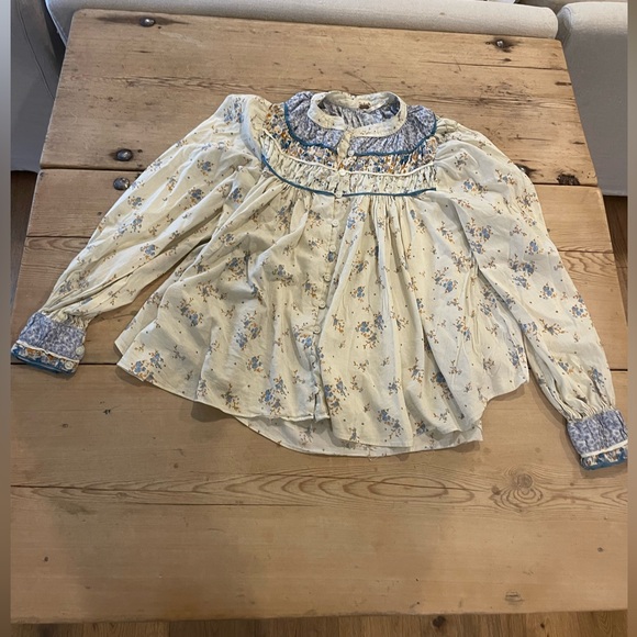 Free People Tops - Floral blue and white peasant blouse Free People size small